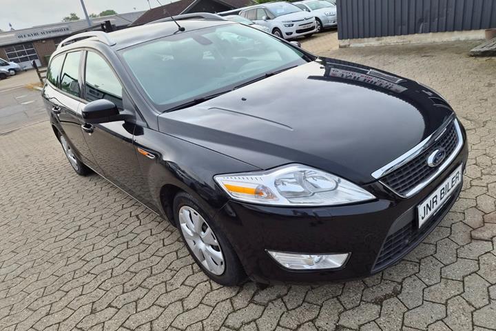 Sort Ford Mondeo fra 2009