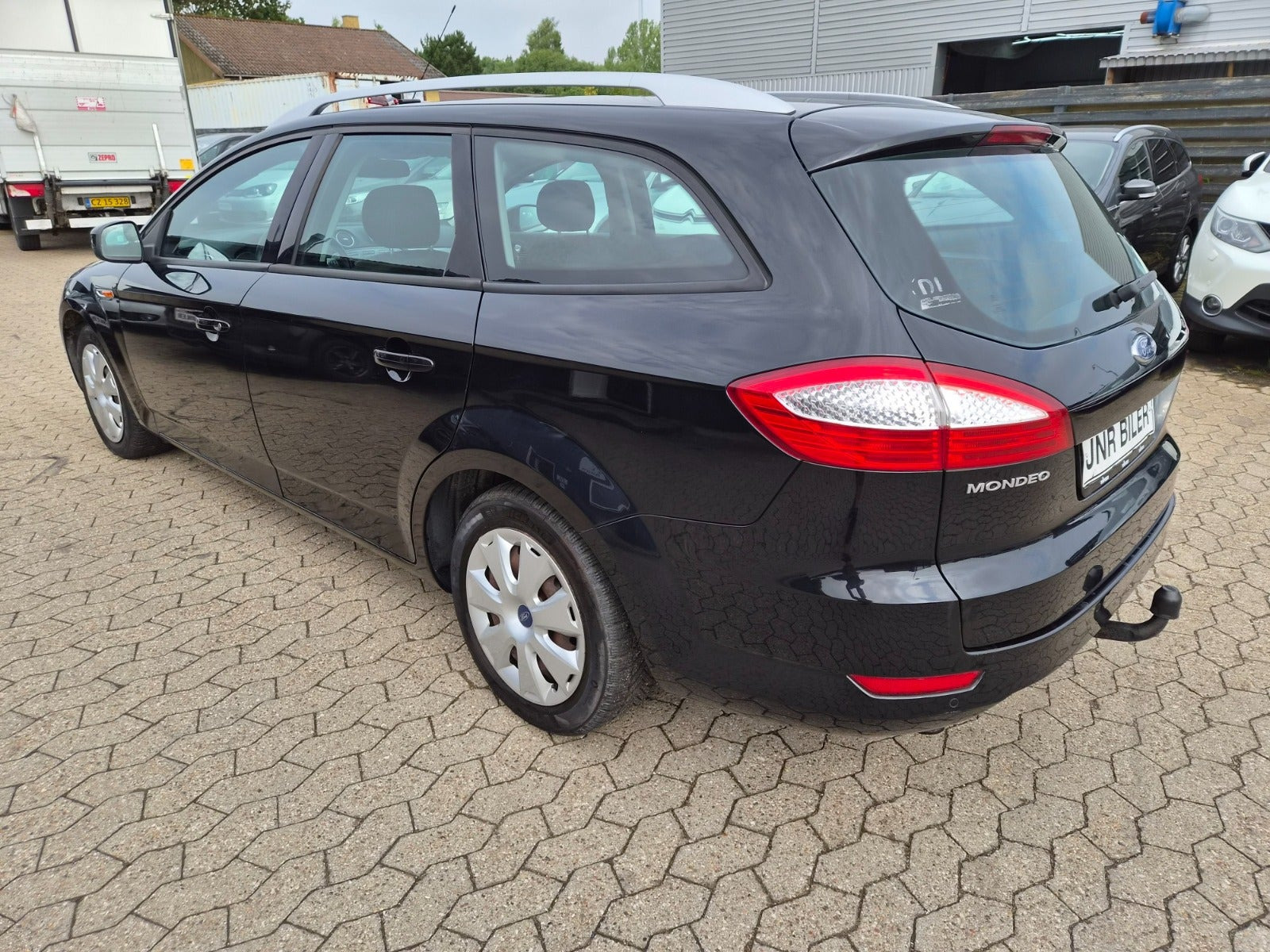Sort Ford Mondeo fra 2009