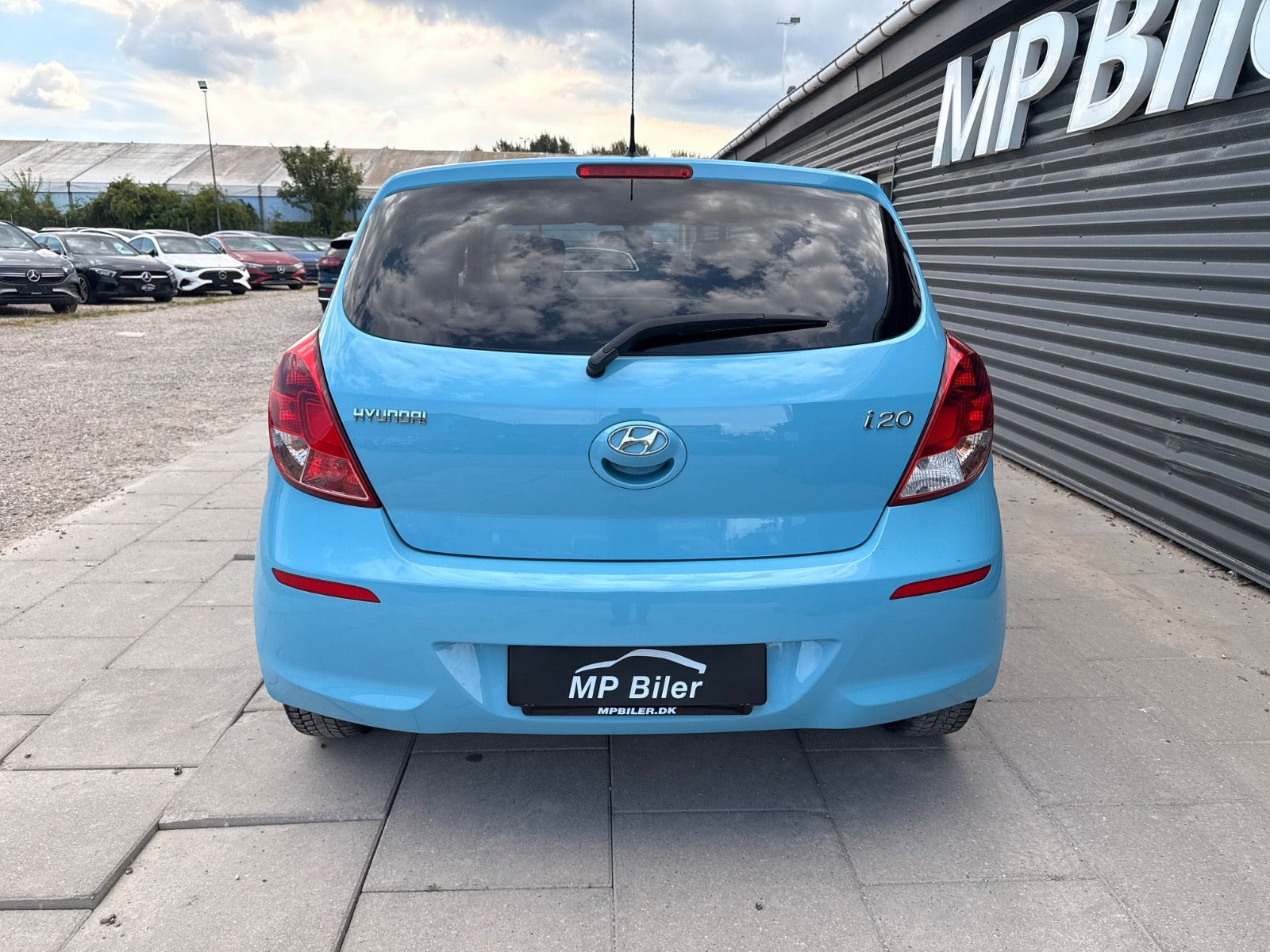 Blå Hyundai i20 fra 2014