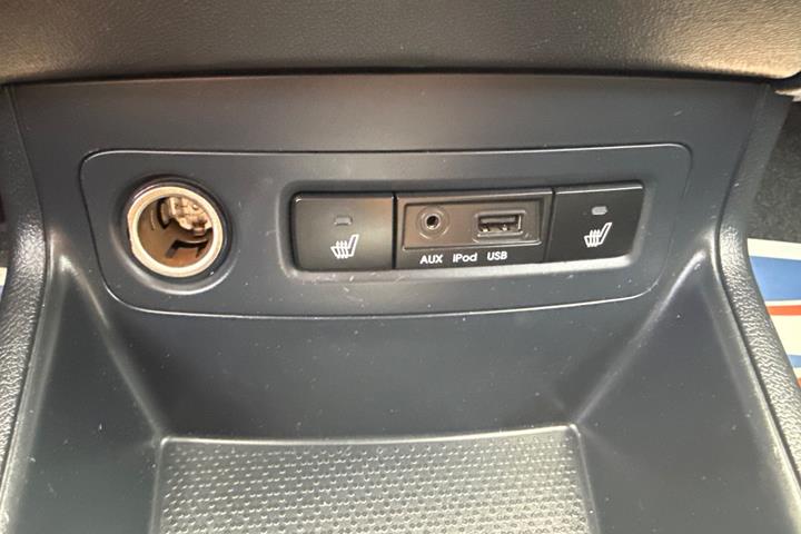 Blå Hyundai i20 fra 2014