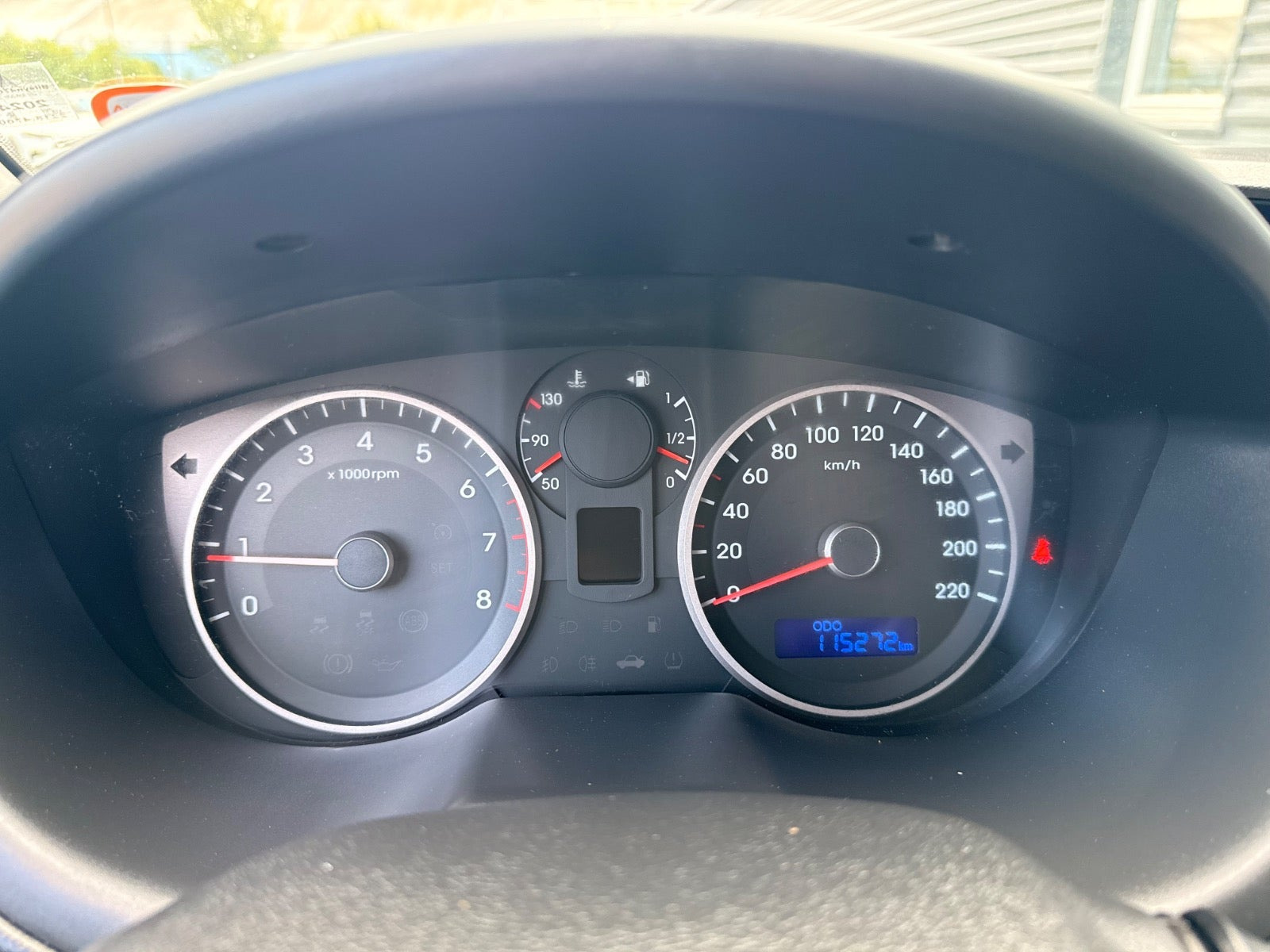 Blå Hyundai i20 fra 2014