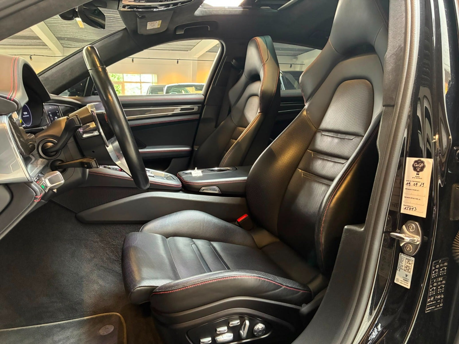 Sort Porsche Panamera GTS fra 2019
