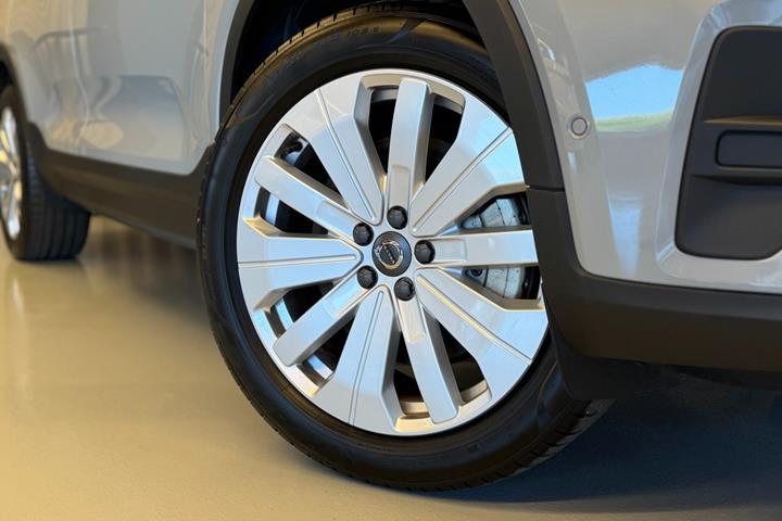 Grå Volvo EX40 fra 2024