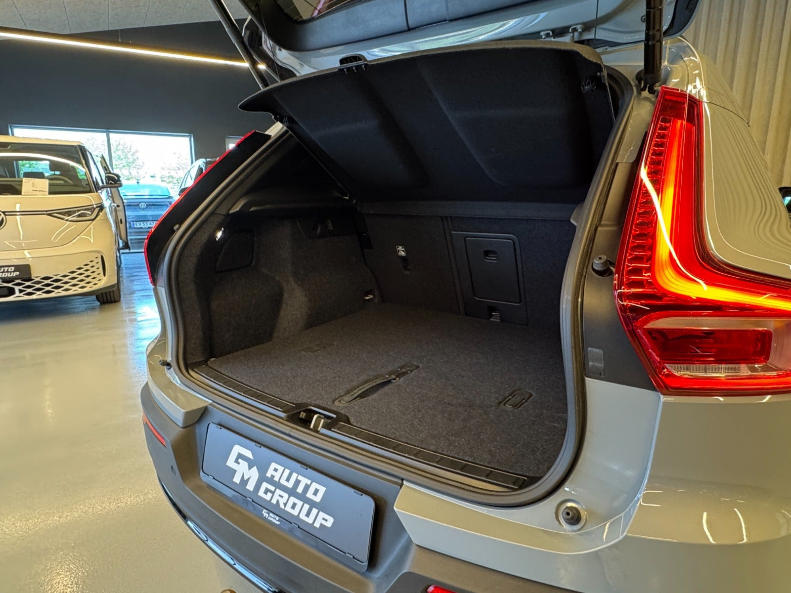 Grå Volvo EX40 fra 2024