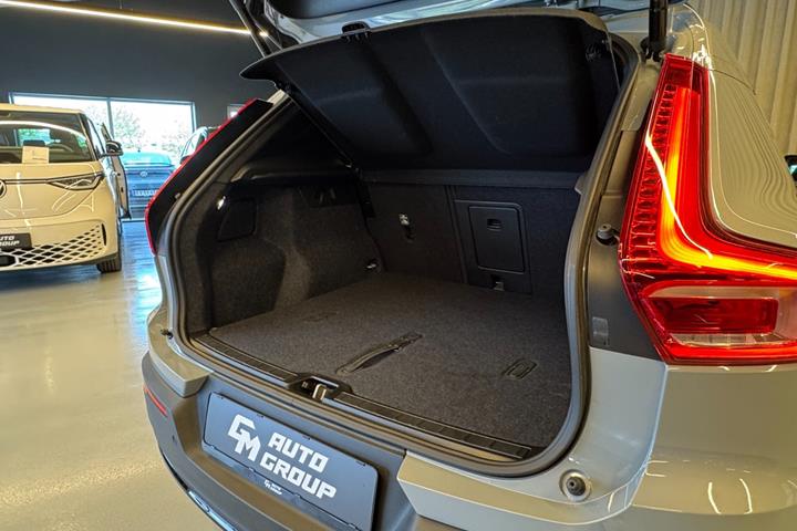 Grå Volvo EX40 fra 2024