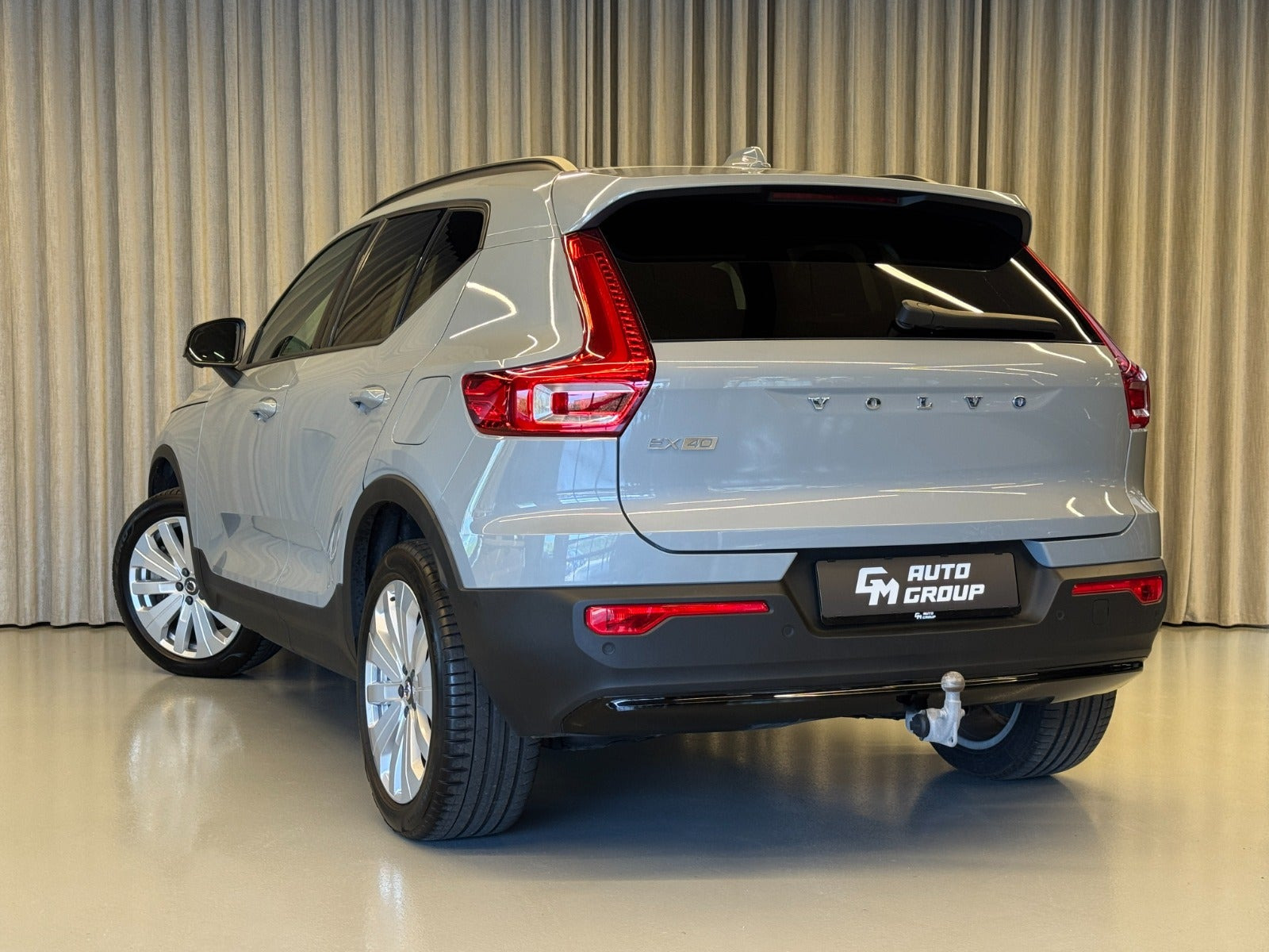 Grå Volvo EX40 fra 2024