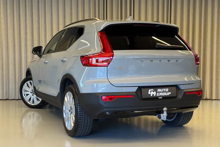 Grå Volvo EX40 fra 2024