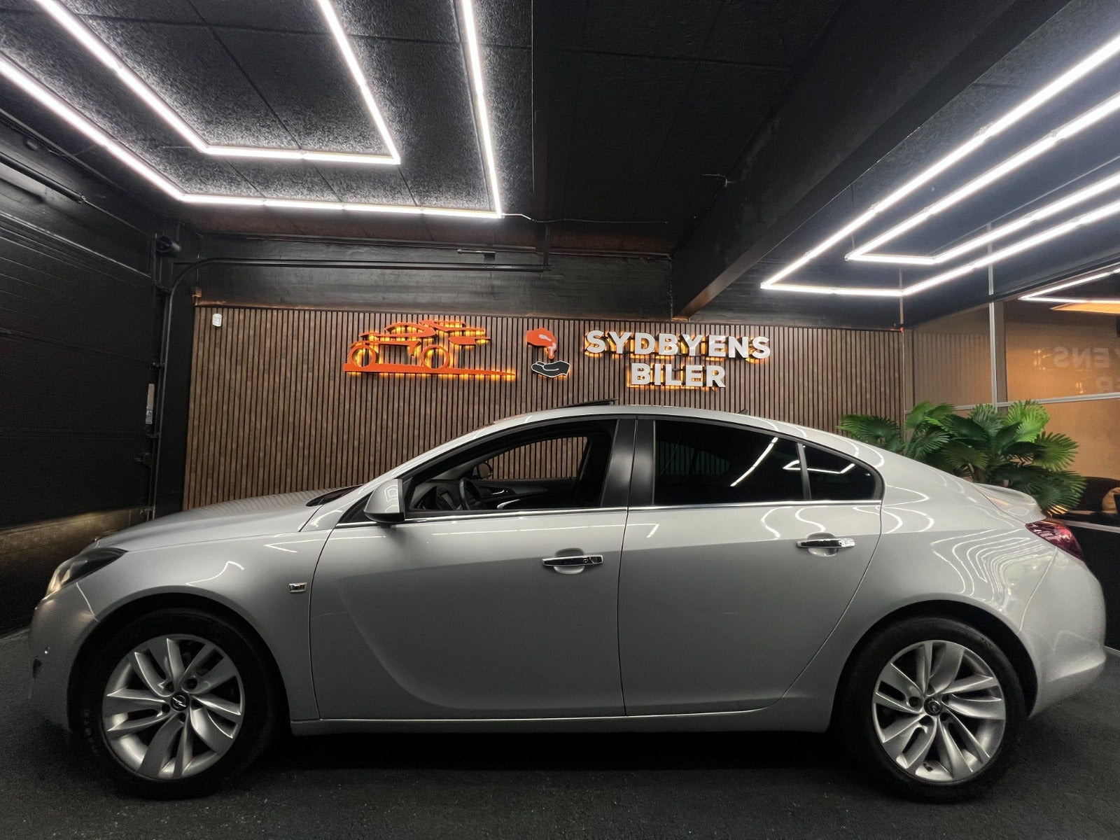 undefined Opel Insignia fra 2016