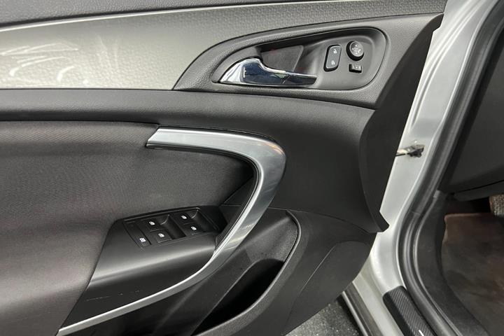 undefined Opel Insignia fra 2016