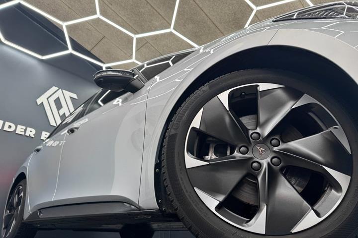 Sølv Cupra Born fra 2026