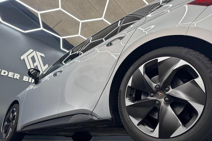 Sølv Cupra Born fra 2026