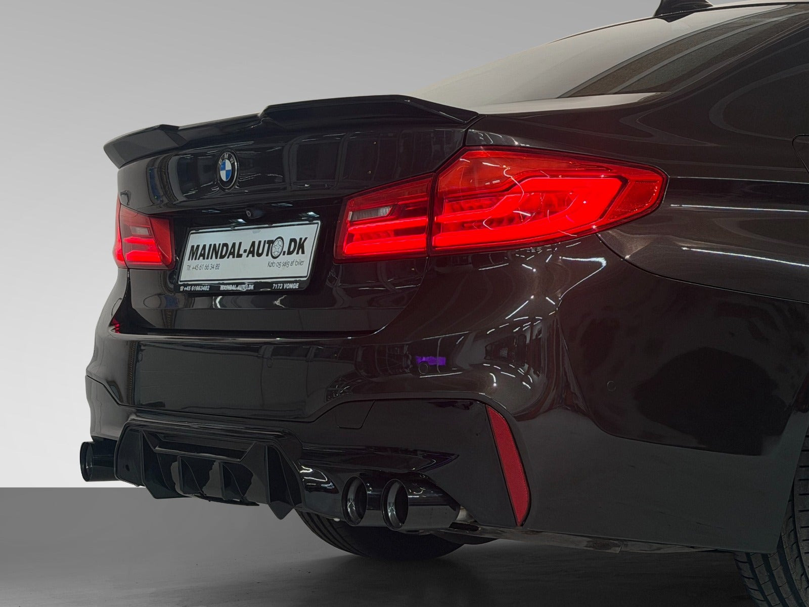 Rød BMW 530d fra 2017