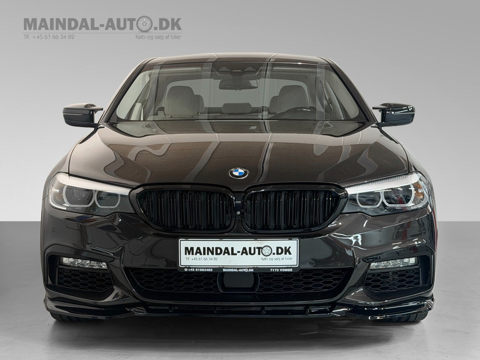 Rød BMW 530d fra 2017