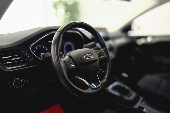 Sølv Ford Focus fra 2018