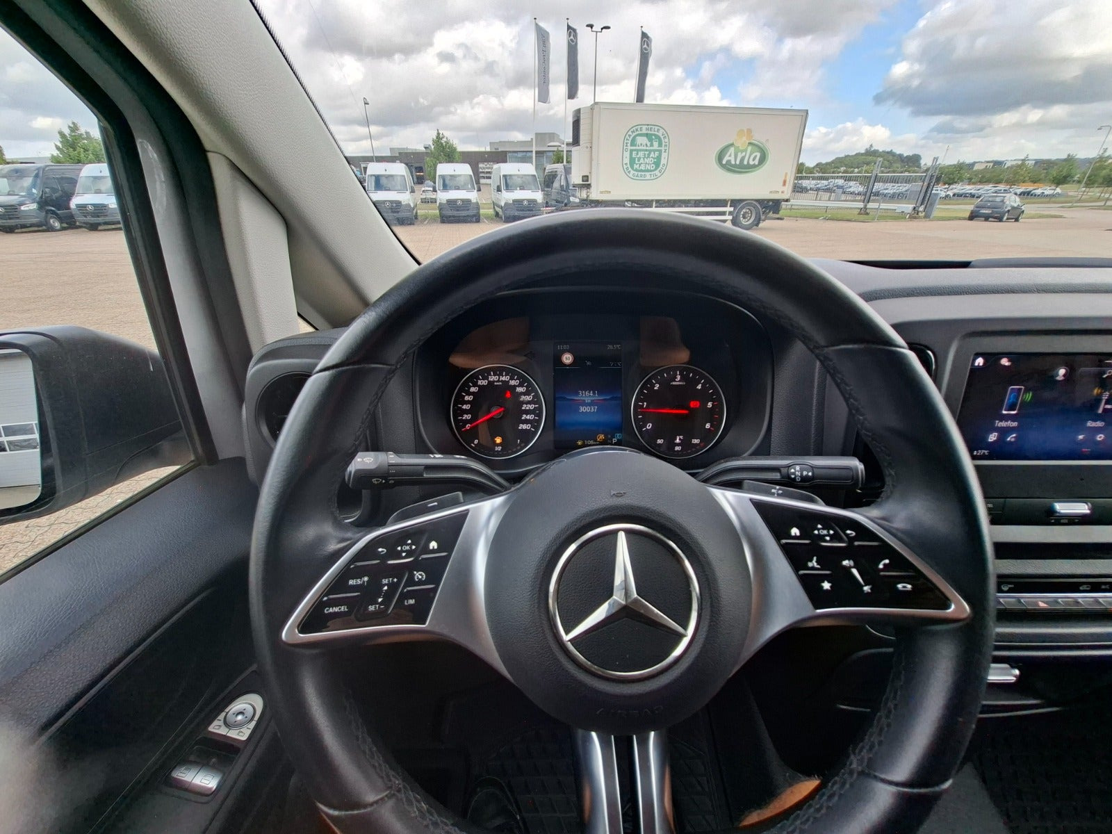 Hvid Mercedes Vito 114 fra 2024
