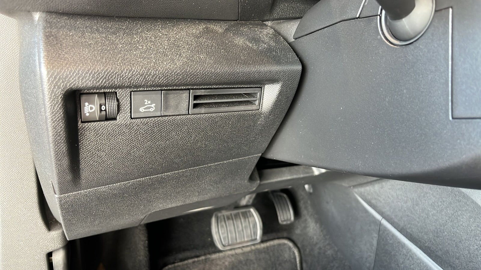 Grå Citroën ë-C4 X fra 2024