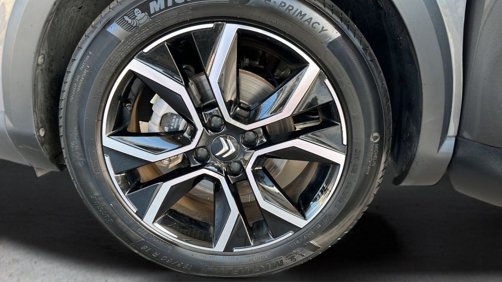 Grå Citroën ë-C4 X fra 2024