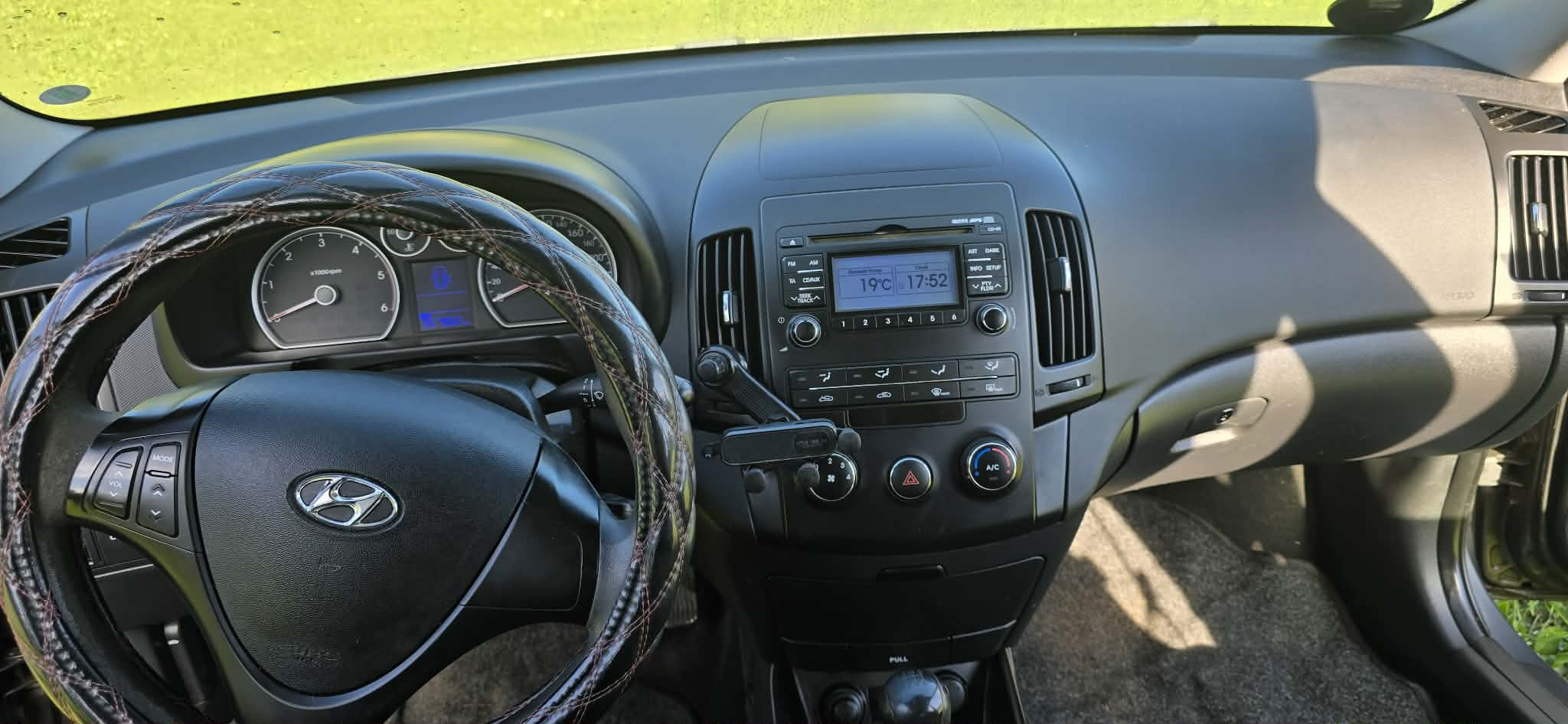 Grå Hyundai i30 fra 2009