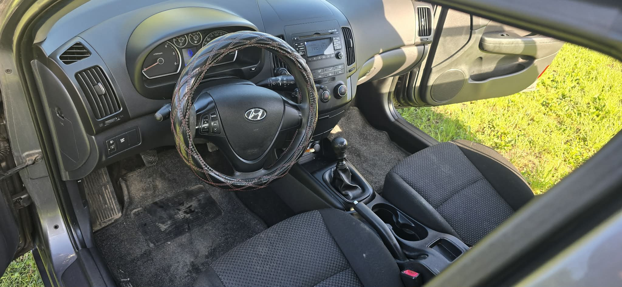 Grå Hyundai i30 fra 2009