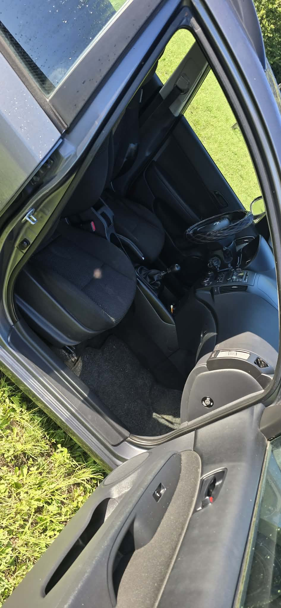 Grå Hyundai i30 fra 2009