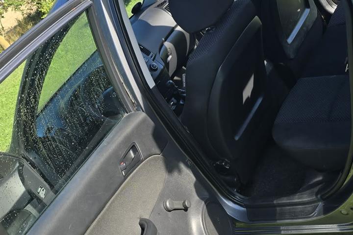 Grå Hyundai i30 fra 2009