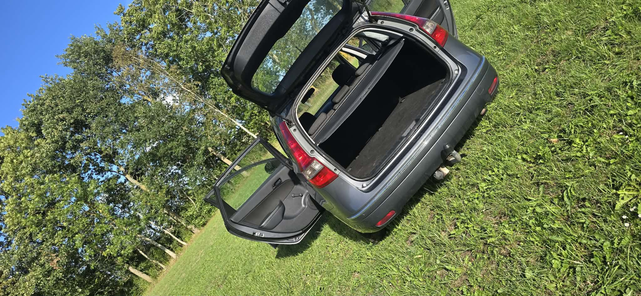 Grå Hyundai i30 fra 2009