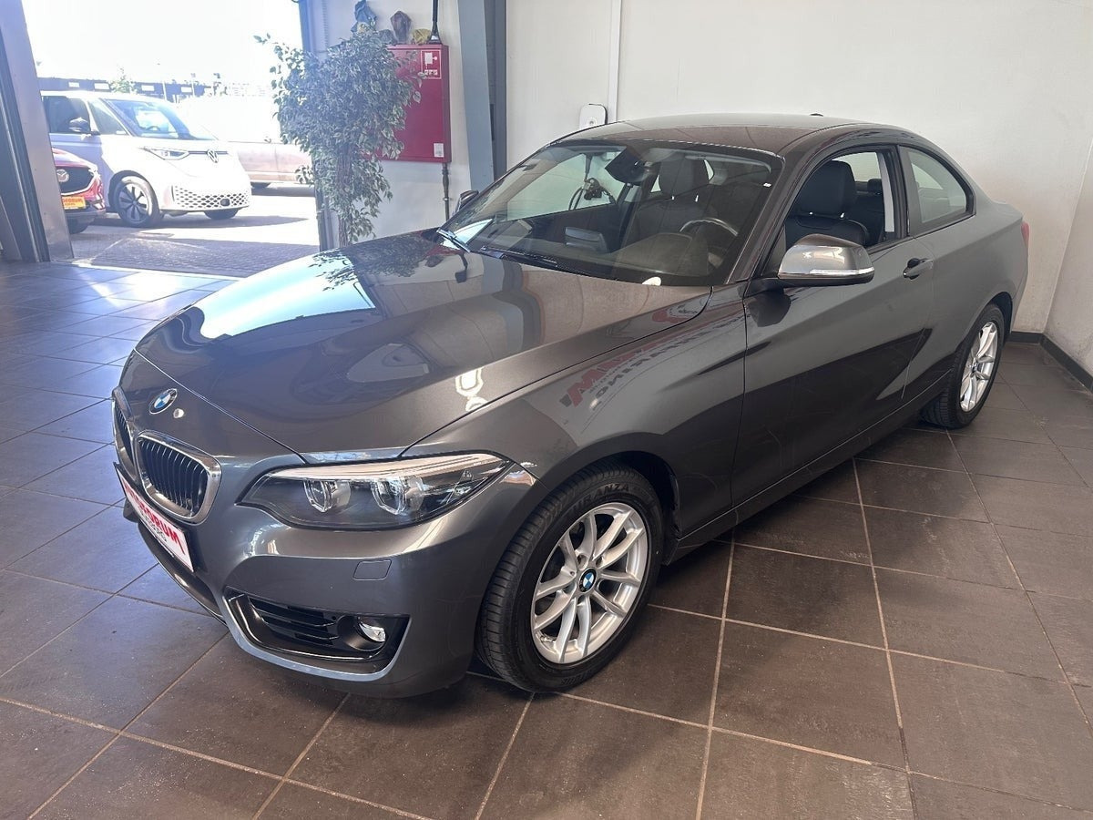Grå BMW 218i fra 2020