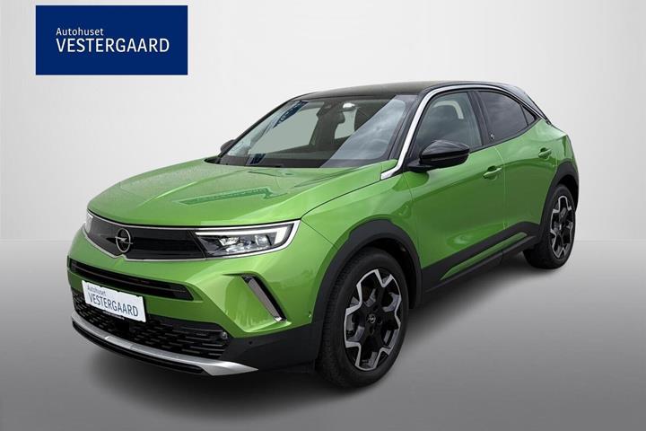 Grøn Opel Mokka-e fra 2021 set udefra