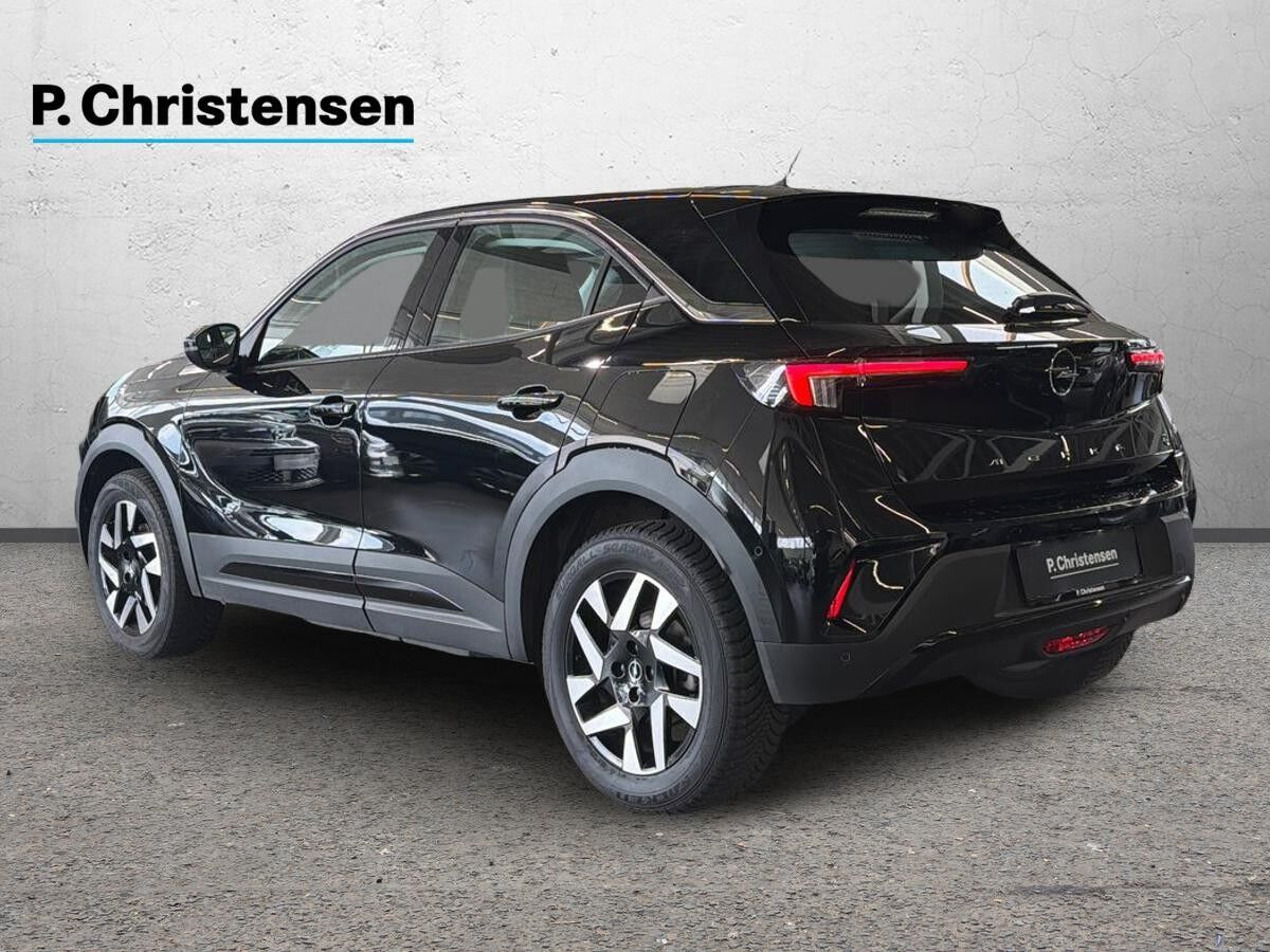 Sort Opel Mokka-e fra 2023