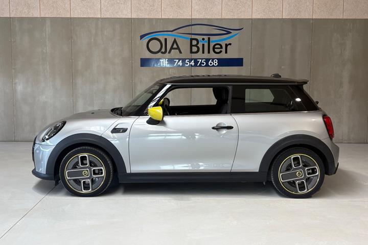 Sølv Mini Cooper SE fra 2023