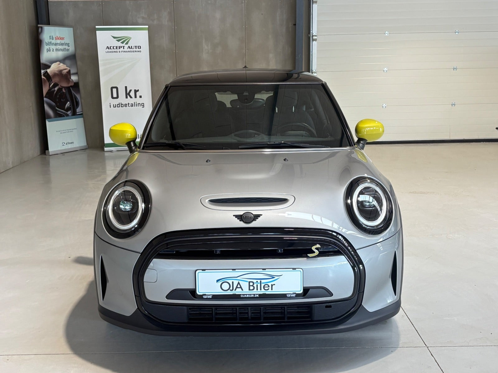 Sølv Mini Cooper SE fra 2023
