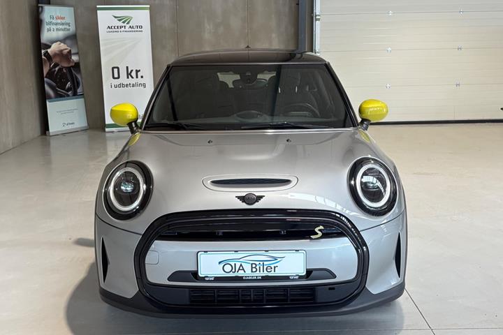 Sølv Mini Cooper SE fra 2023