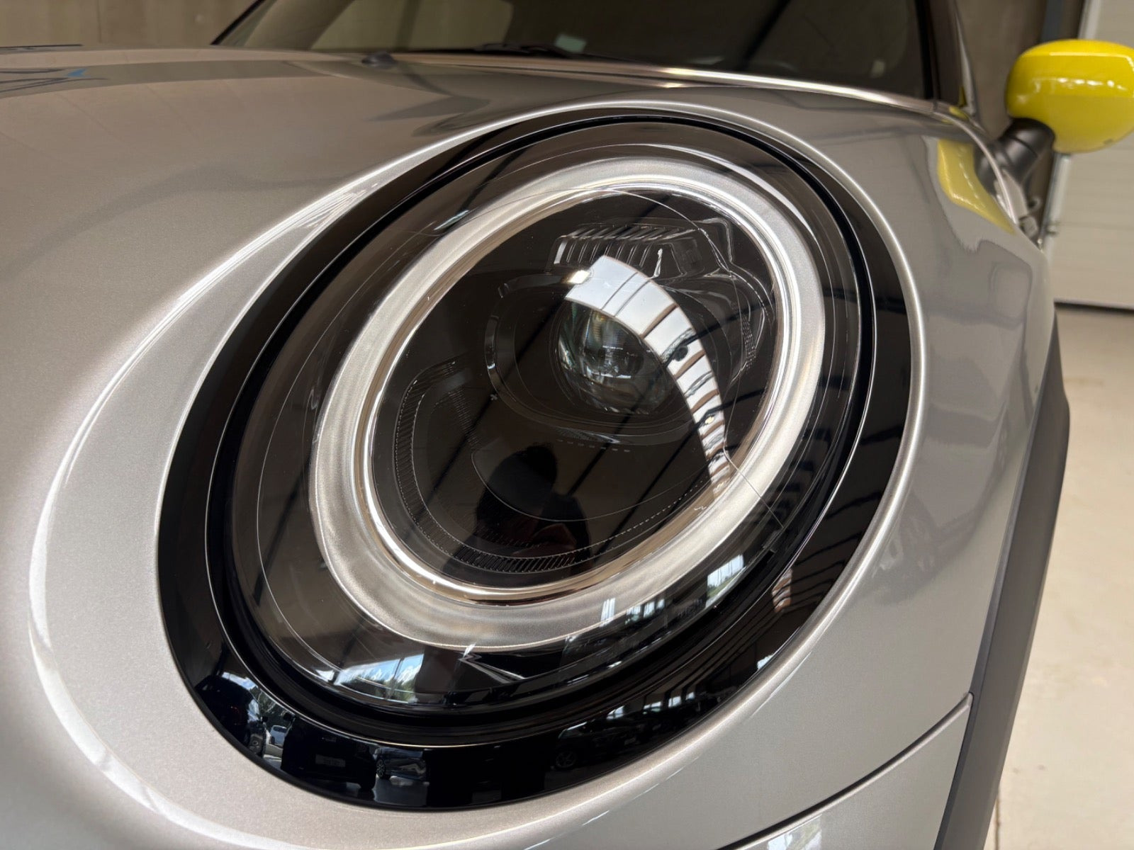 Sølv Mini Cooper SE fra 2023