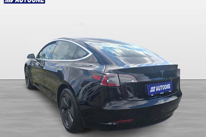 Sort Tesla Model 3 fra 2020