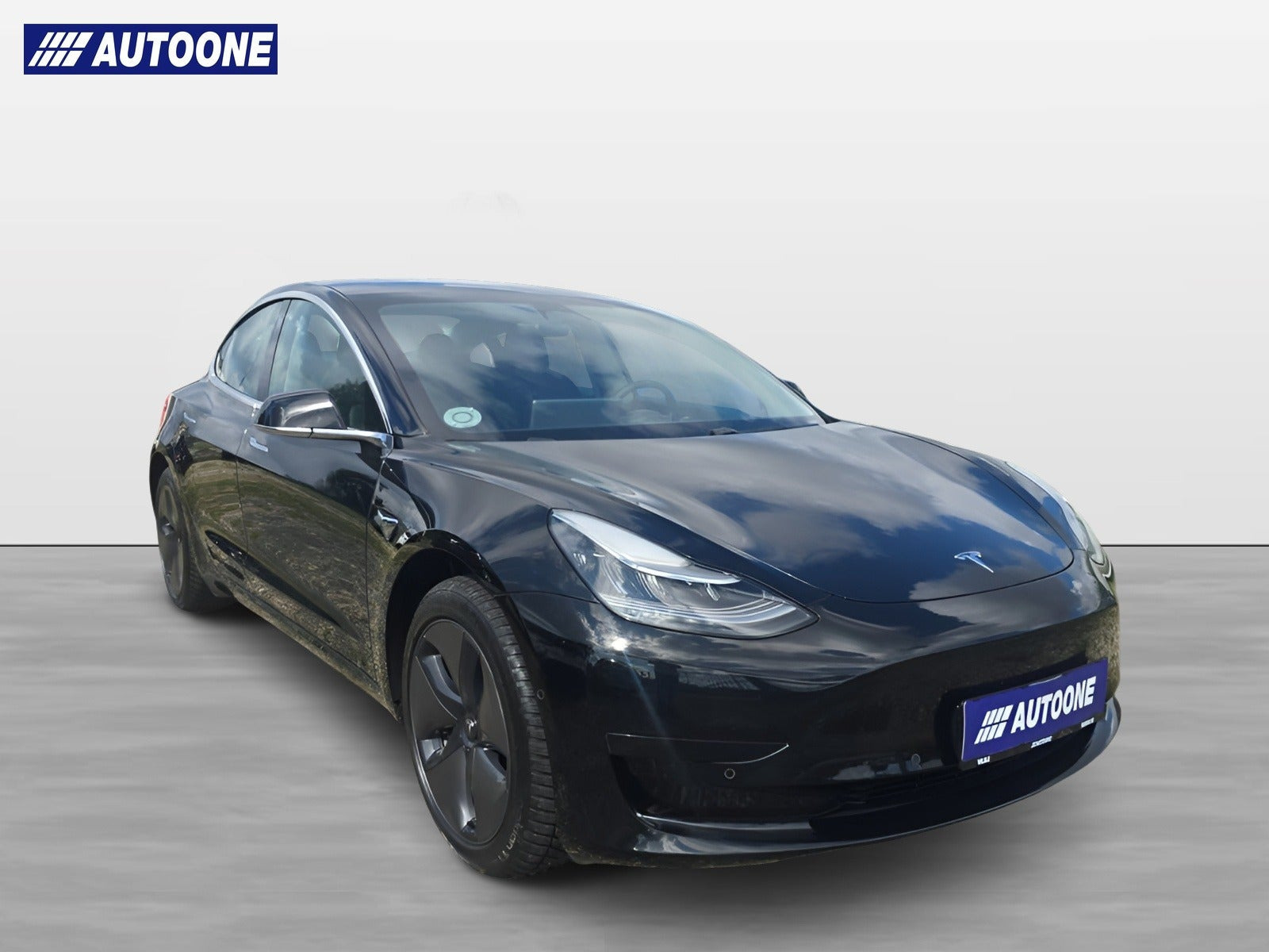 Sort Tesla Model 3 fra 2020