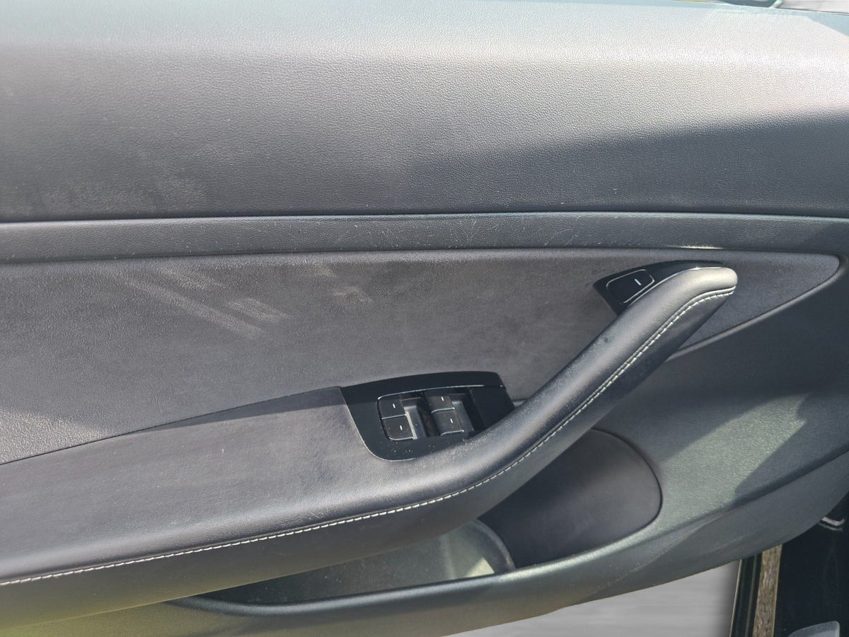 Sort Tesla Model 3 fra 2020