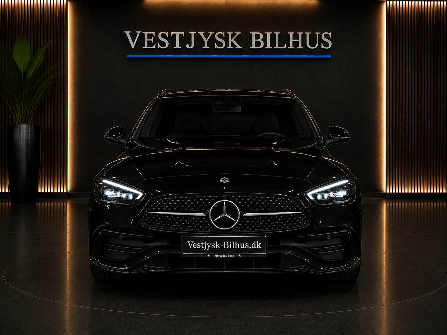 Sort Mercedes C300 e fra 2023