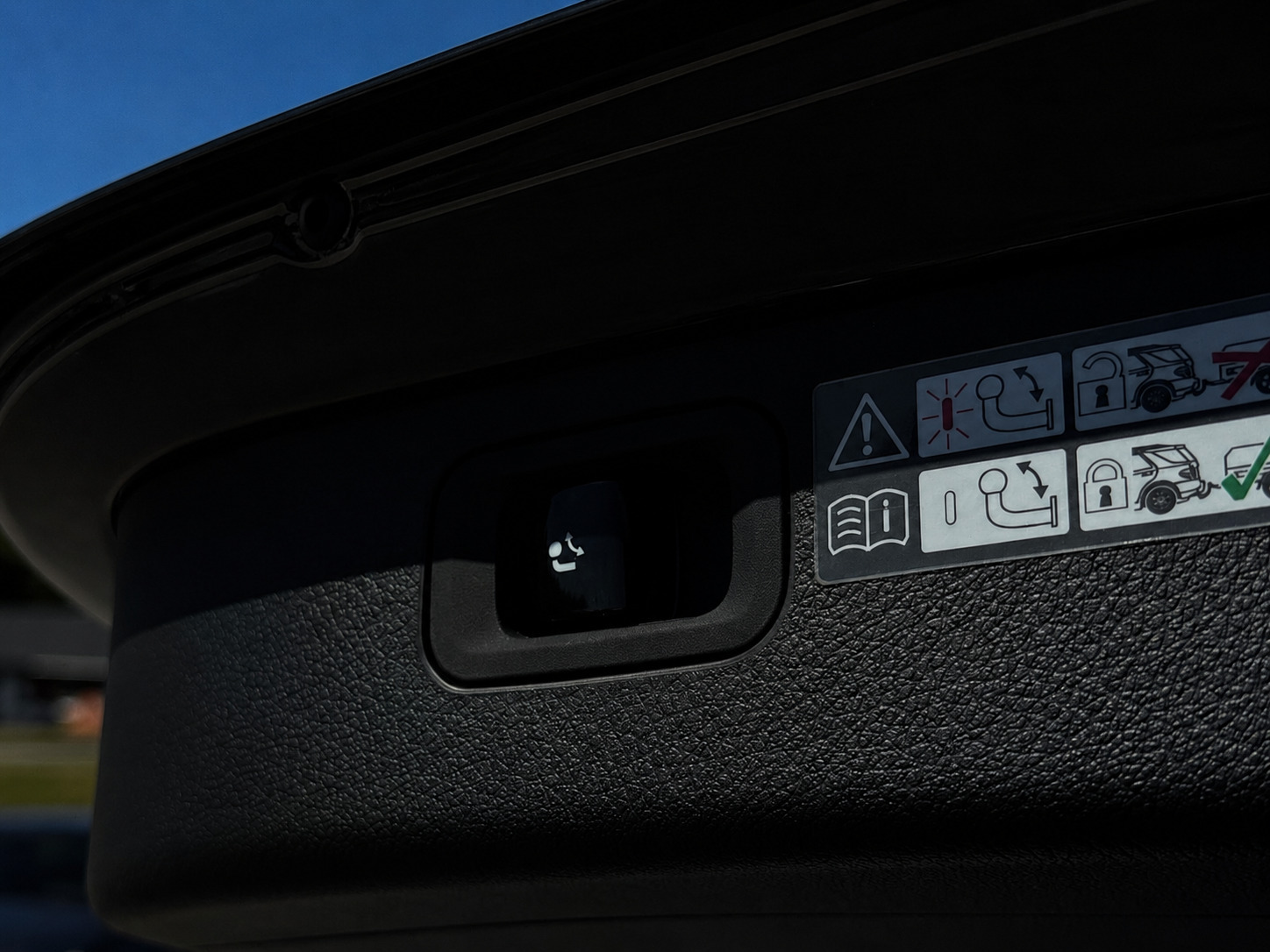 Sort Mercedes C300 e fra 2023