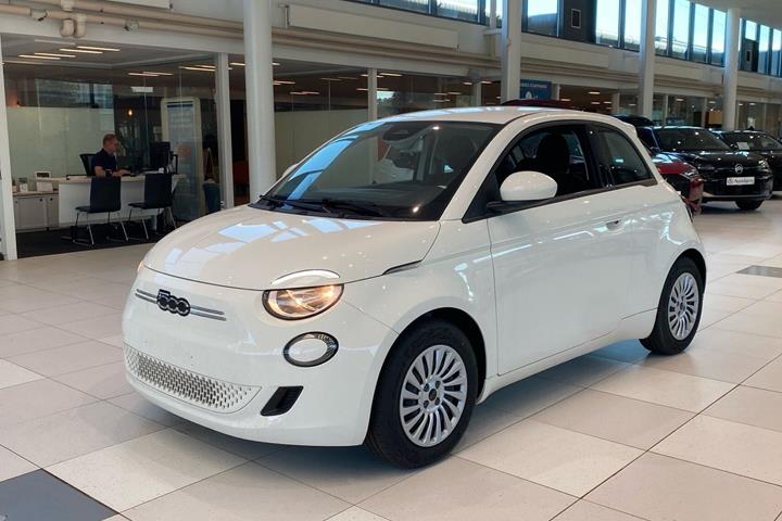 Hvid Fiat 500e fra 2023