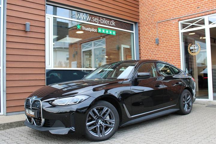 Sort BMW i4 fra 2023