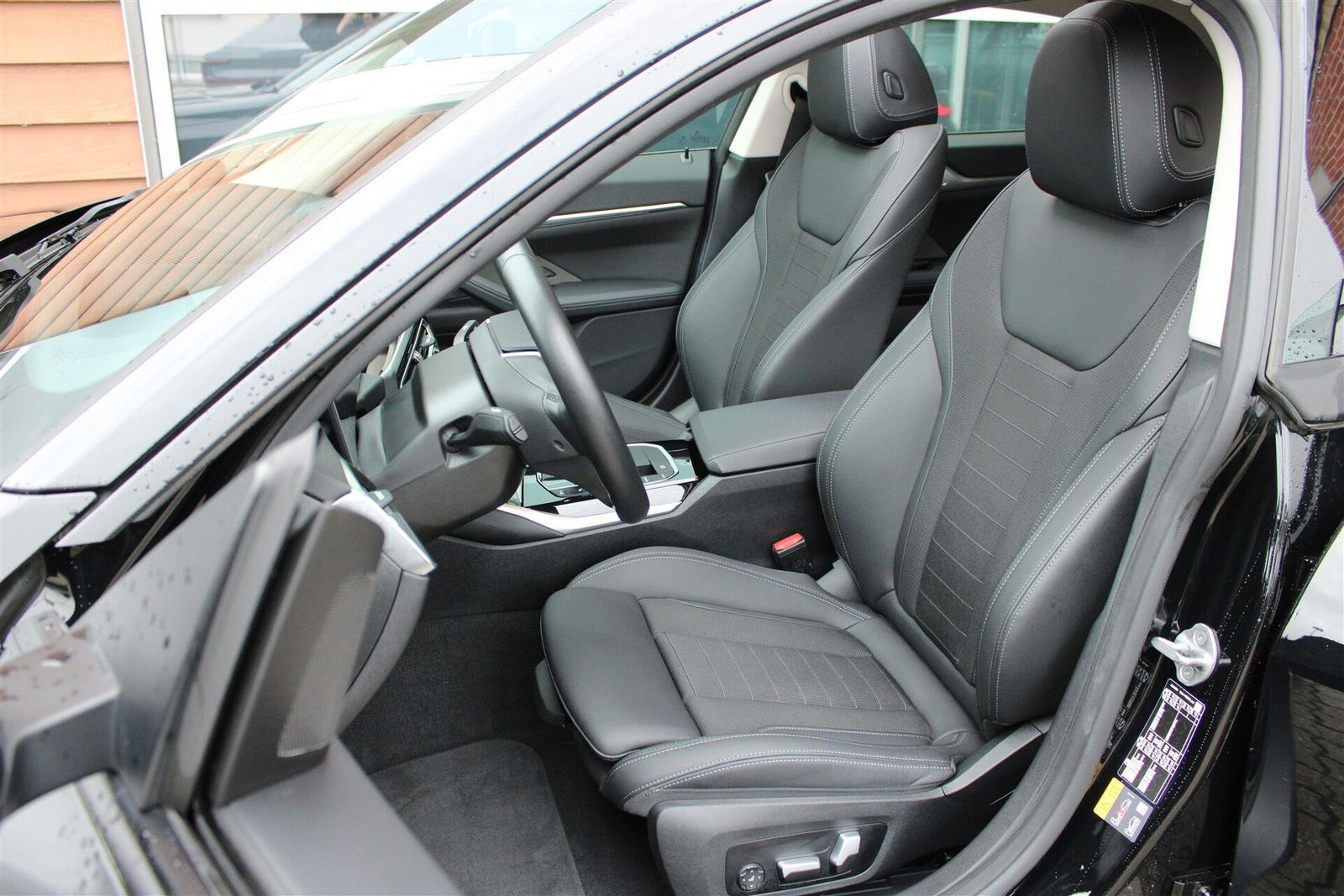 Sort BMW i4 fra 2023