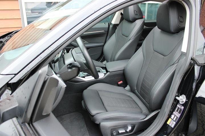Sort BMW i4 fra 2023