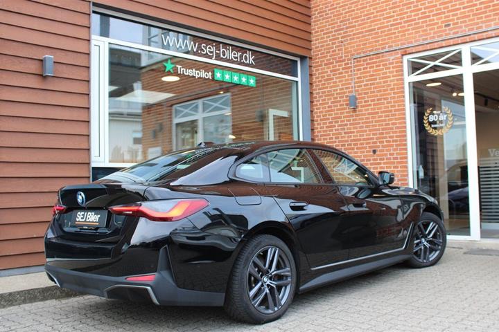 Sort BMW i4 fra 2023