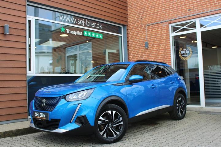 Blå Peugeot e-2008 fra 2021