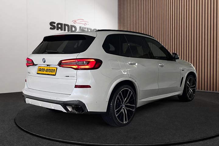 Hvid BMW X5 fra 2023