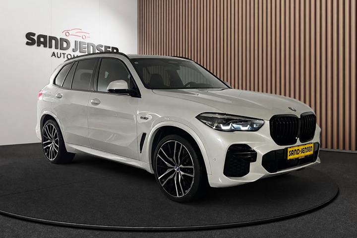 Hvid BMW X5 fra 2023