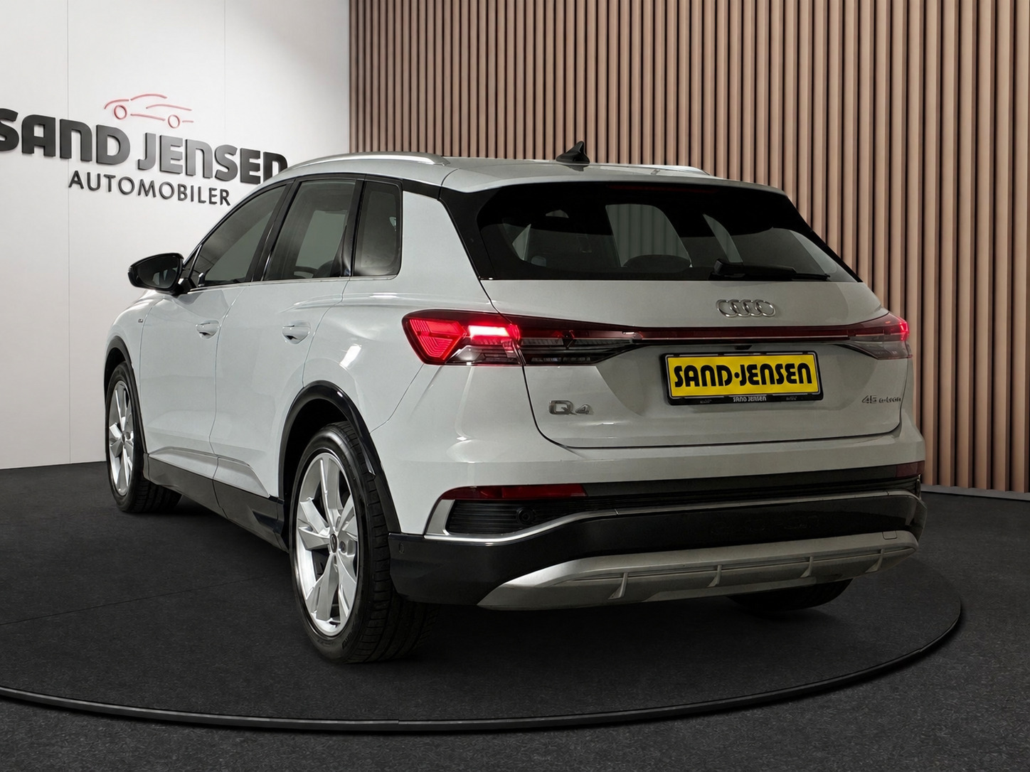 Hvid Audi Q4 e-tron fra 2025