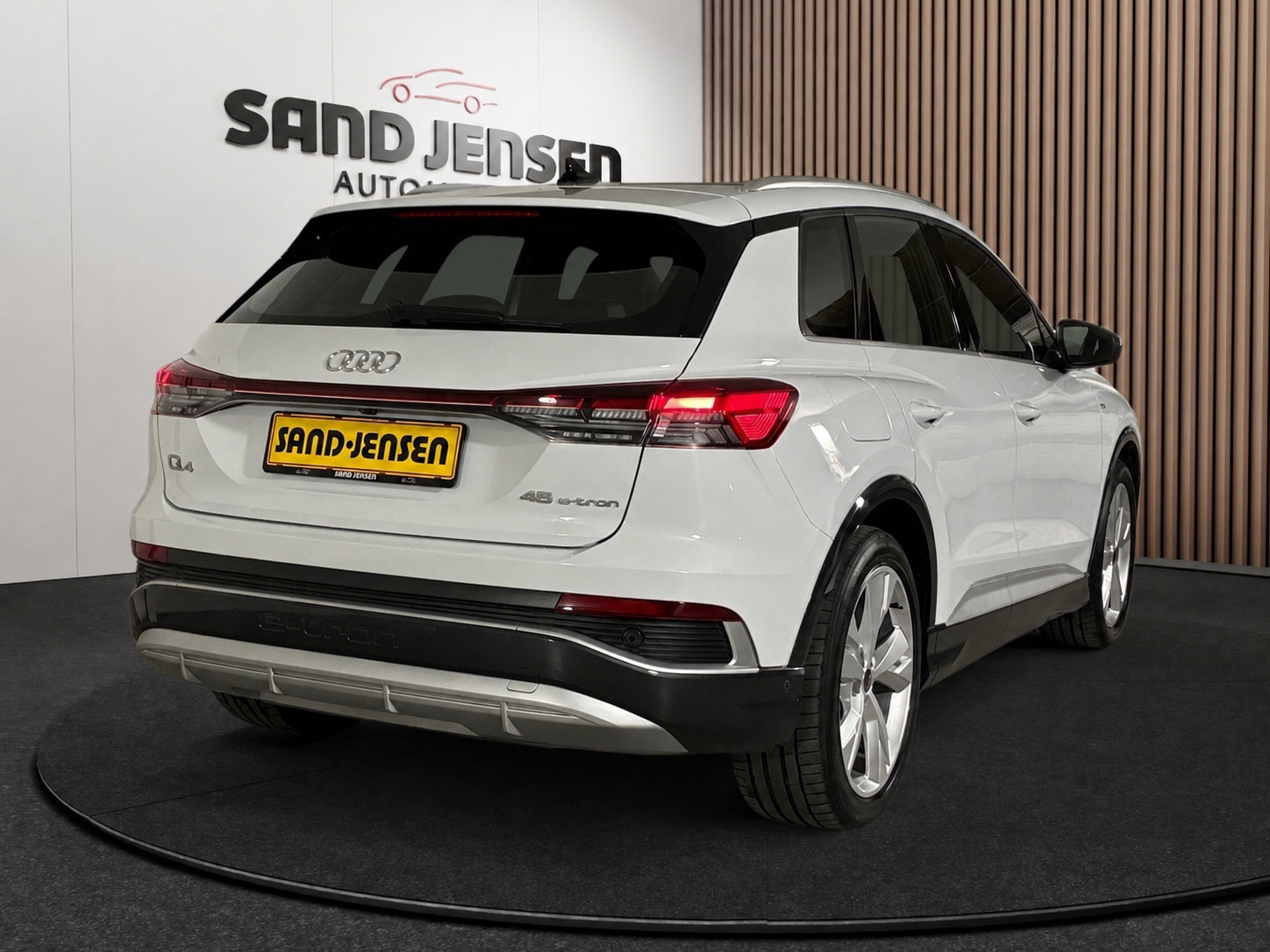 Hvid Audi Q4 e-tron fra 2025