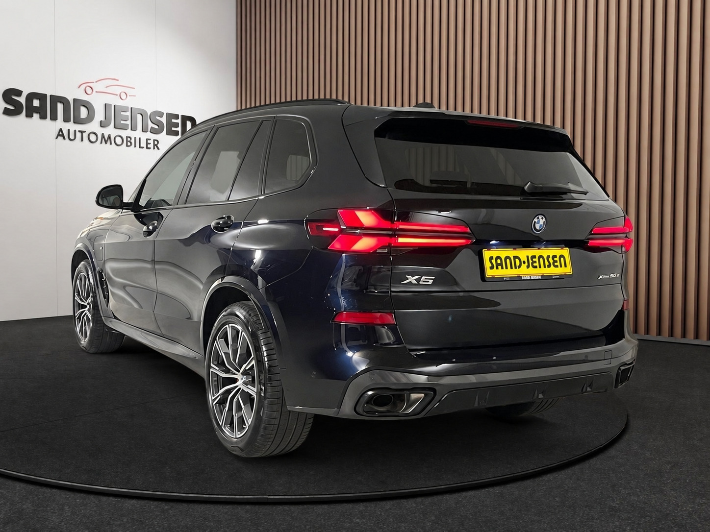 Sort BMW X5 fra 2025