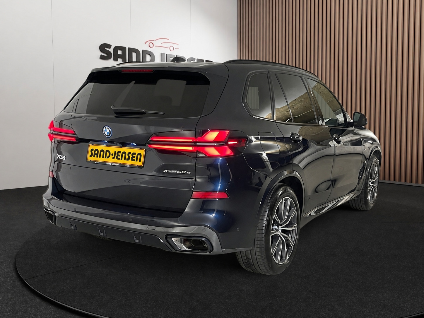 Sort BMW X5 fra 2025